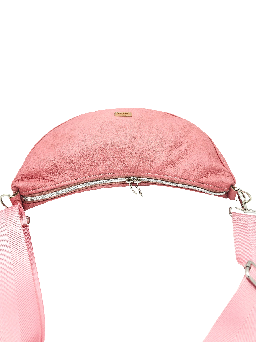 Moonbag Moni in Altrosa liegend