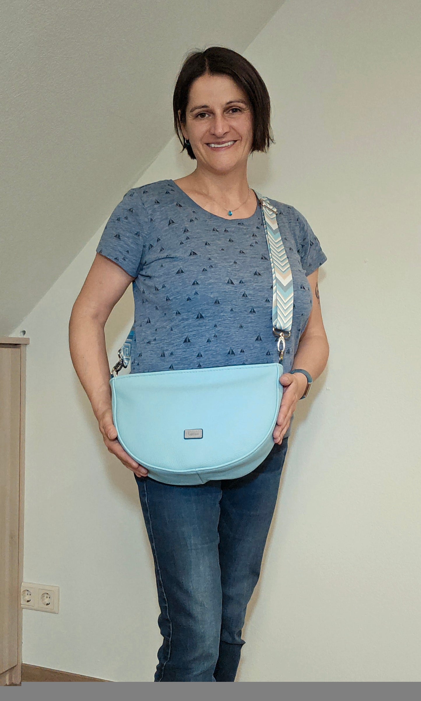 Modell Sine in Eisblau mit verstellbarem Gurt