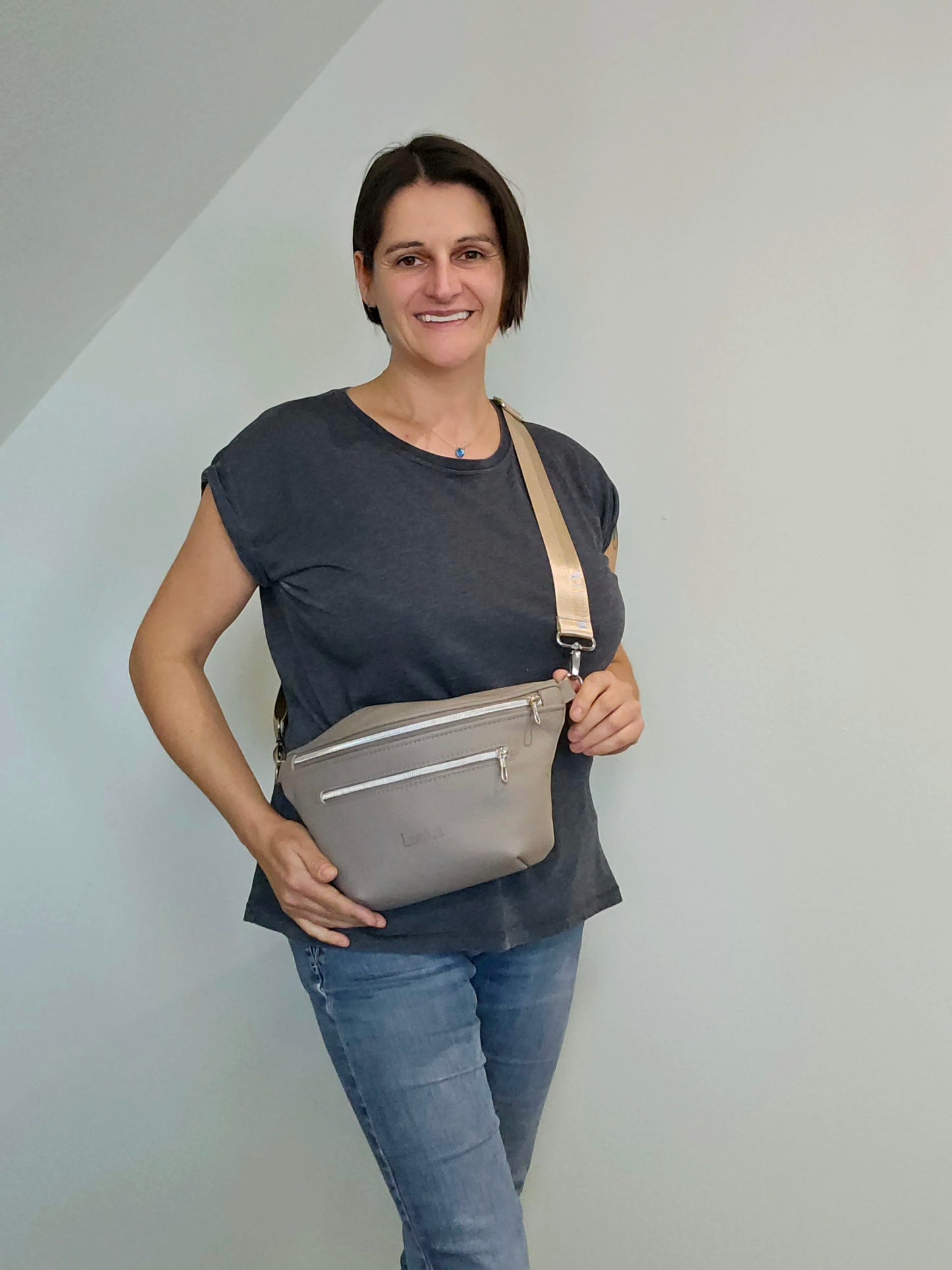 Crossbody Bag Big Clivia in Cappuccino