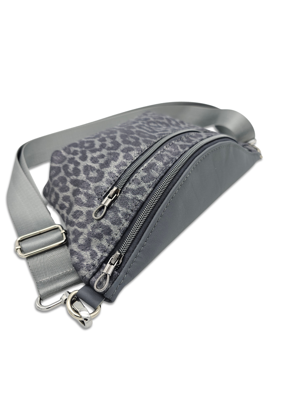 Crossbody Bag Big Clivia in Leo Silber & Grau
