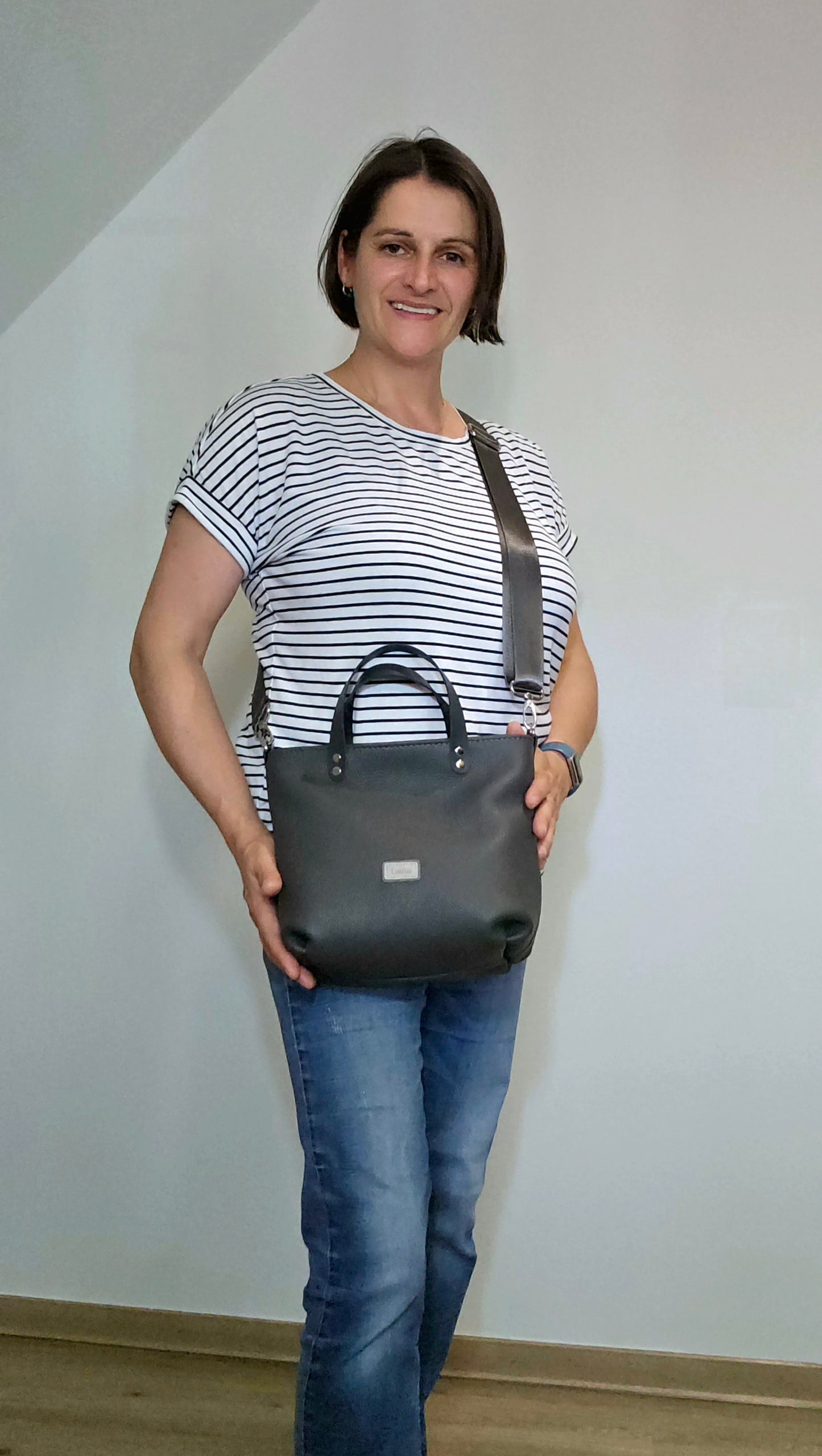 Dunkelgraue LUCIUS Ledertasche als Crossbody