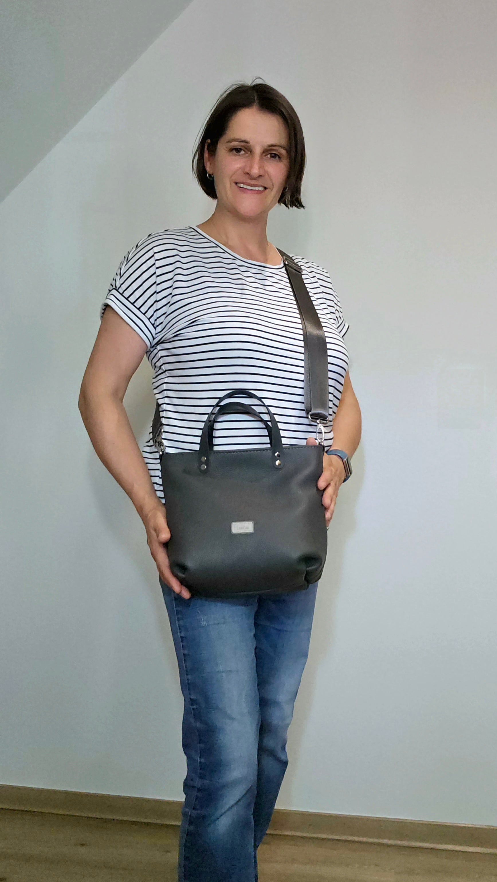Dunkelgraue LUCIUS Ledertasche als Crossbody