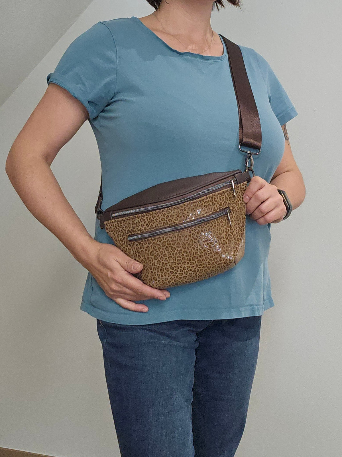 Crossbody Bag Clivia in Leo Braun & Dunkelbraun