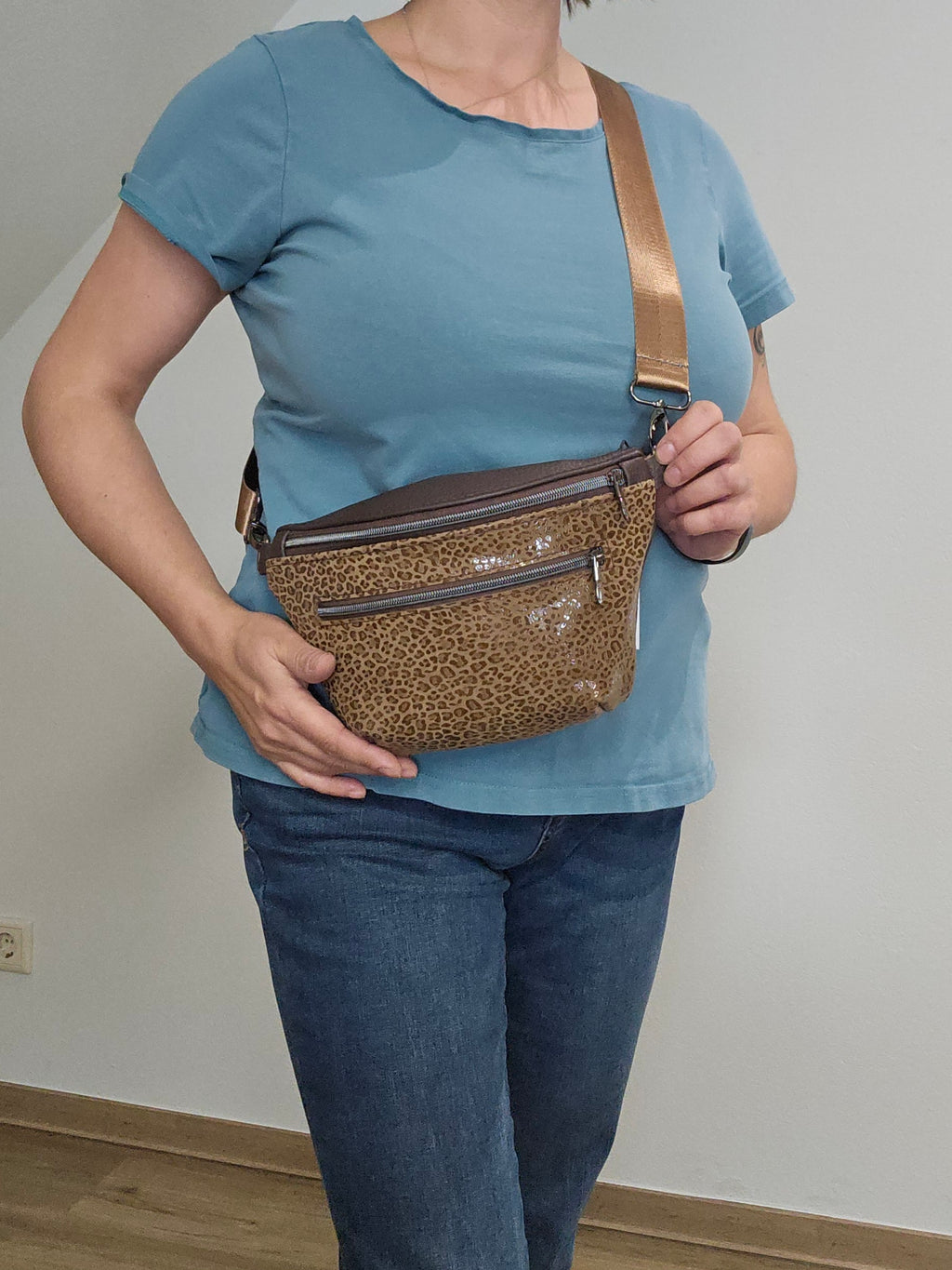 Crossbody Bag Clivia in Leo Braun & Hellbraun
