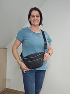 Crossbody Bag Clivia in Schwarz mit Weboptik