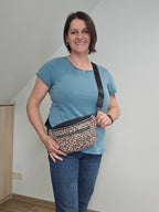 Crossbody Bag Clivia in Leo & Schwarz Glatt
