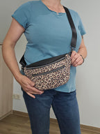 Crossbody Bag Clivia in Leo & Schwarz Glatt
