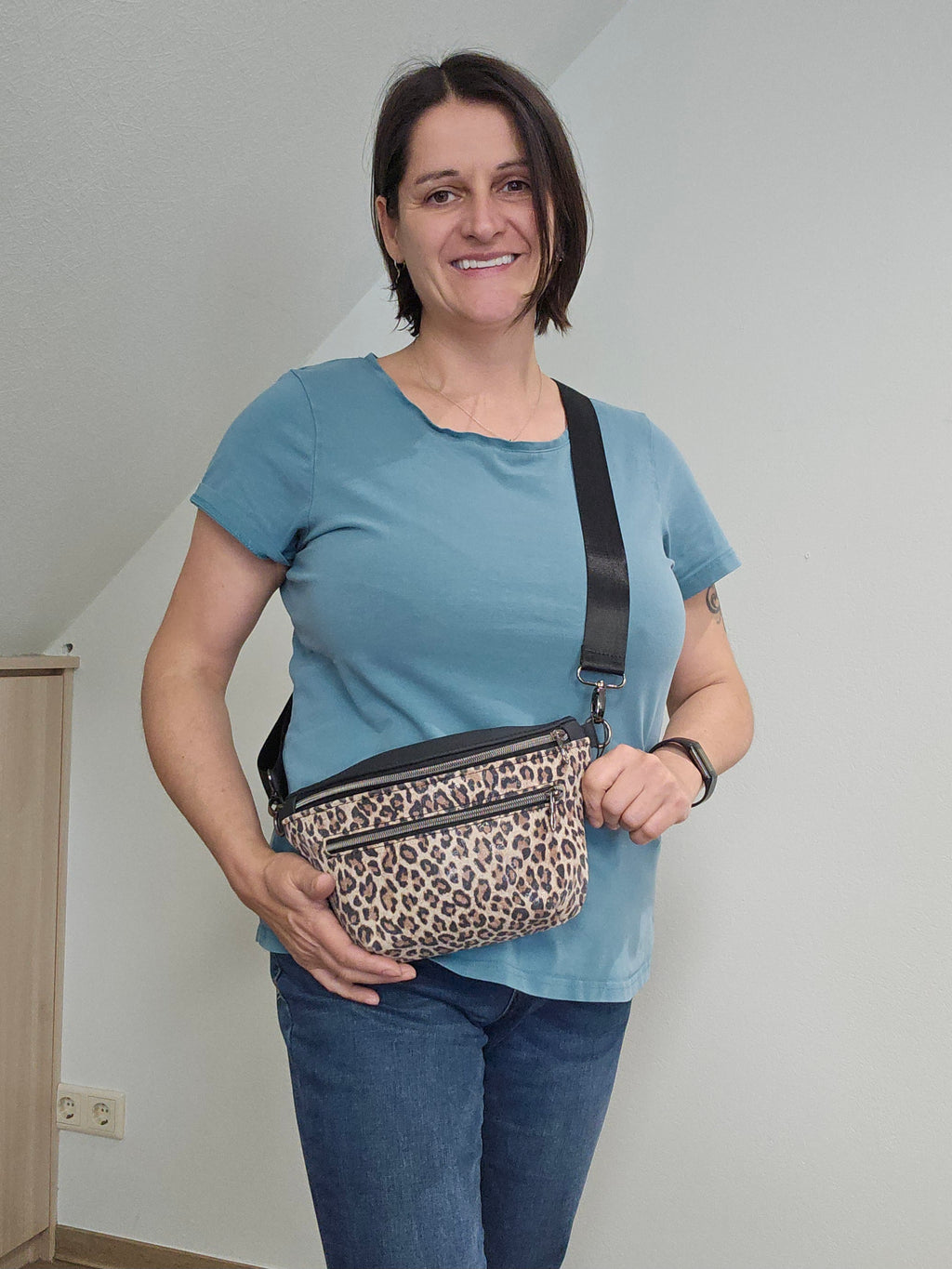 Crossbody Bag Clivia in Leo & Schwarz