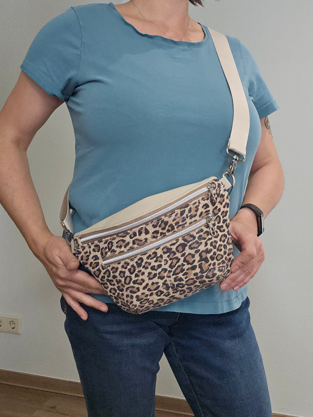 Crossbody Bag Clivia in Leo & Cremebeige