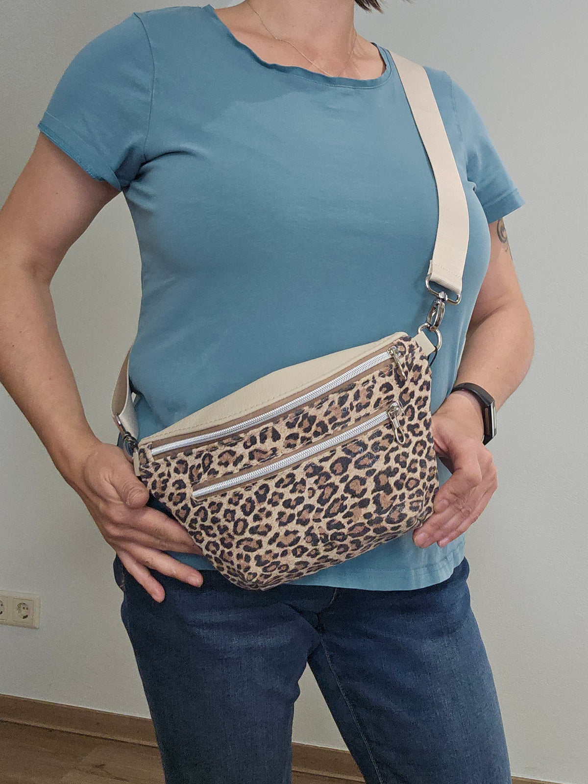 Crossbody Bag Clivia in Leo & Cremebeige