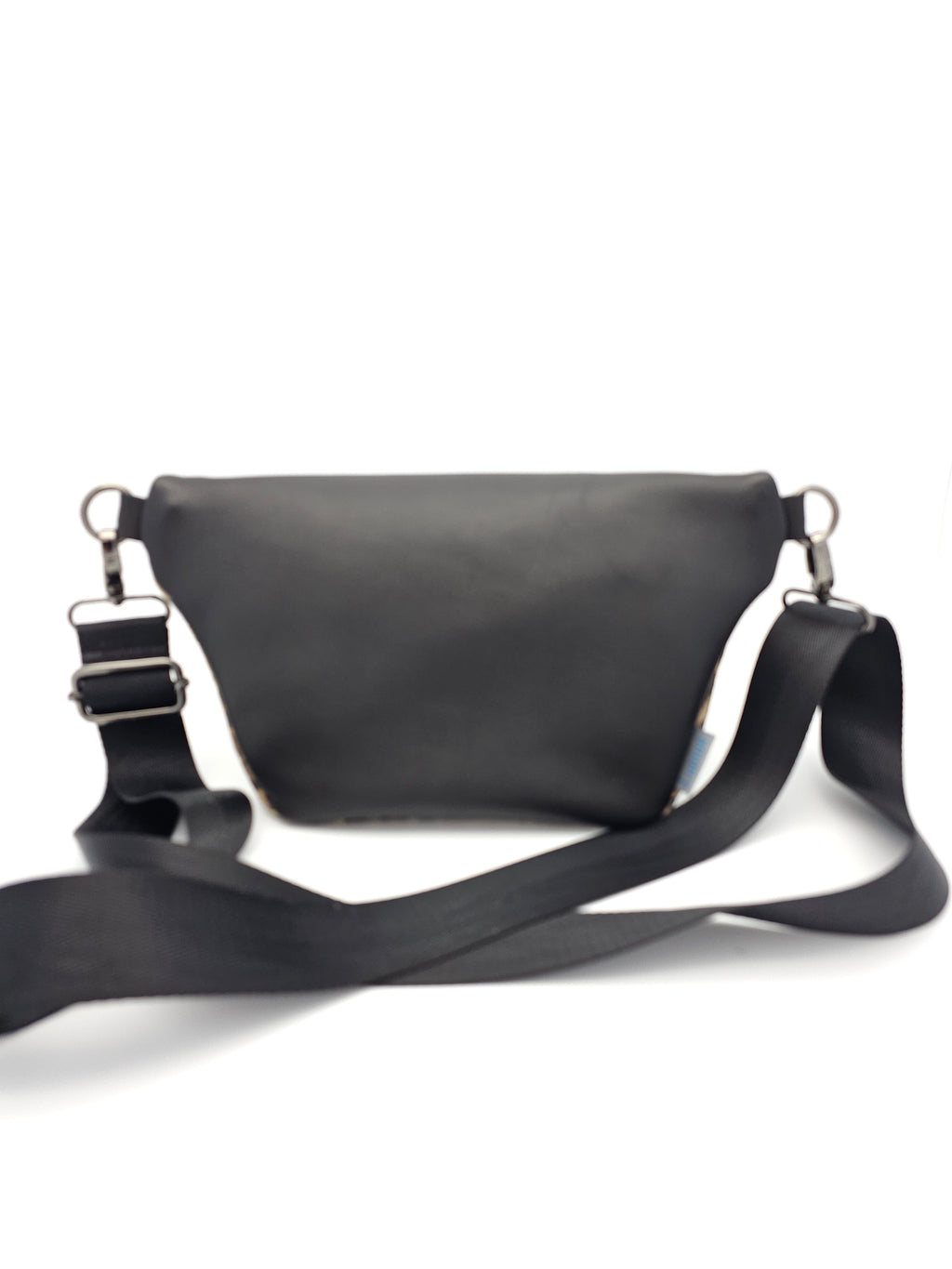 Crossbody Bag Clivia in Leo & Schwarz Glatt
