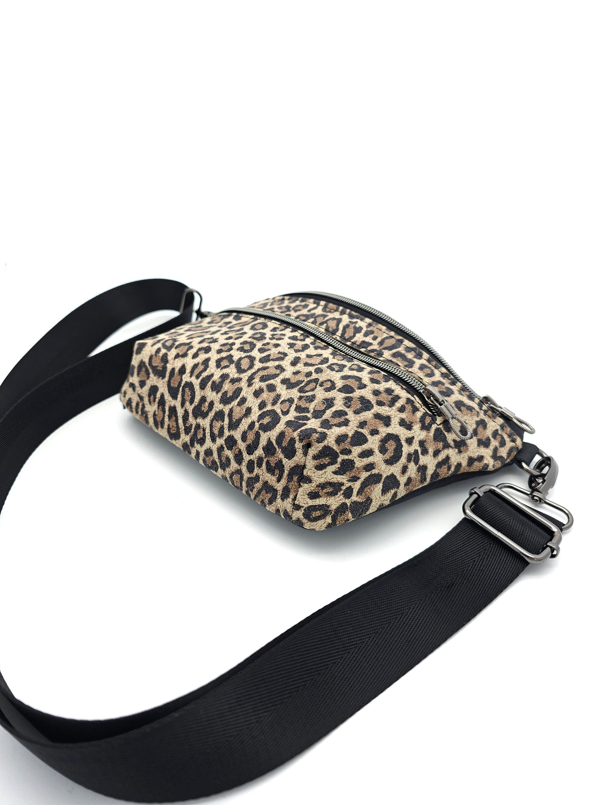 Crossbody Bag Clivia in Leo & Schwarz