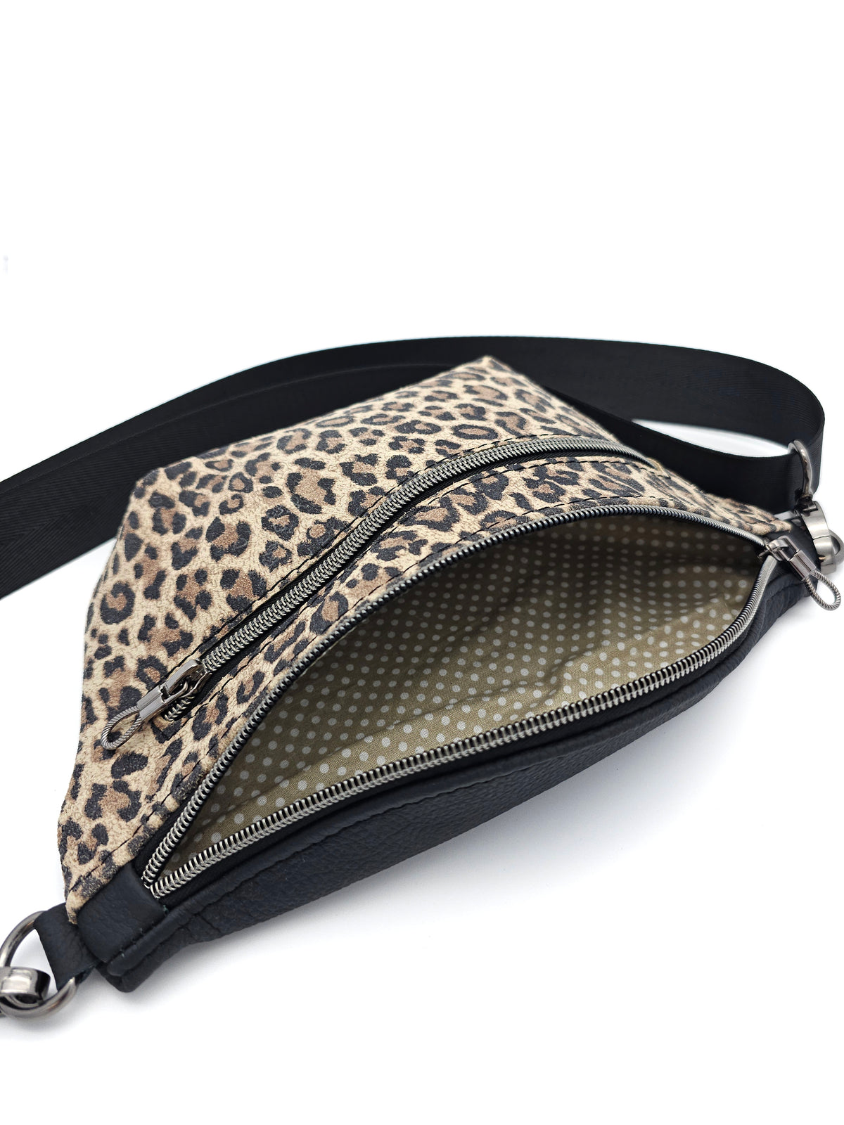 Crossbody Bag Clivia in Leo & Schwarz