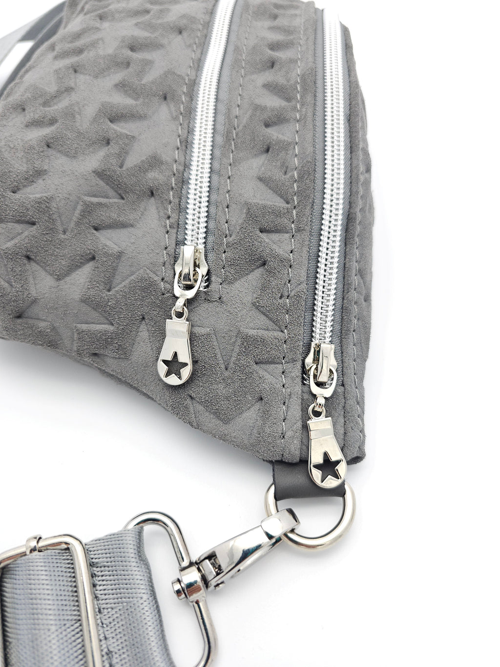 Crossbody Bag Clivia in Veloursleder Grau mit Sternprägung