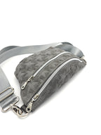Crossbody Bag Clivia in Veloursleder Grau mit Sternprägung