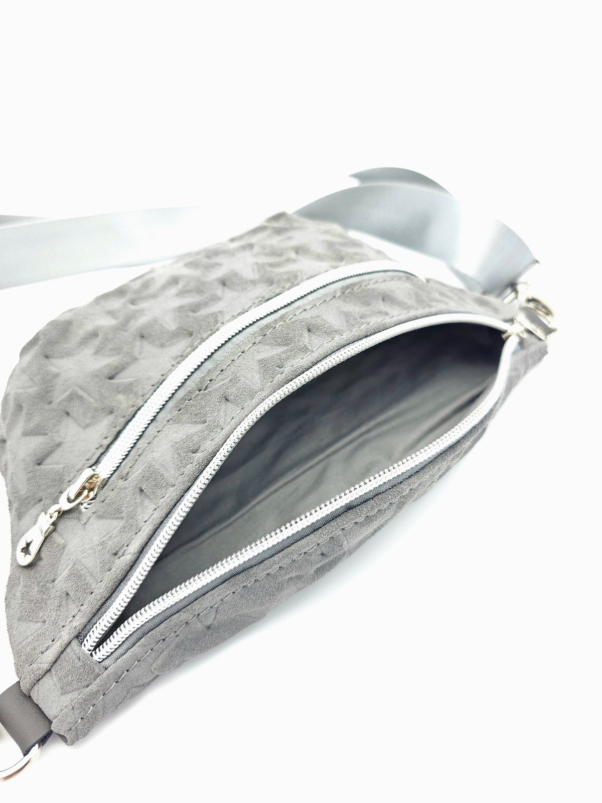 Crossbody Bag Clivia in Veloursleder Grau mit Sternprägung