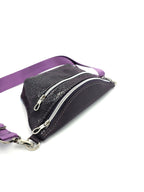 Crossbody Bag Clivia in Strukturleder Aubergine mit Reptiloptik I