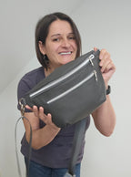 Crossbody Bag Big Clivia in Dunkelgrau