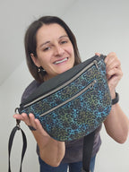 Crossbody Bag Big Clivia Veloursleder Leo Multicolor & Schwarz
