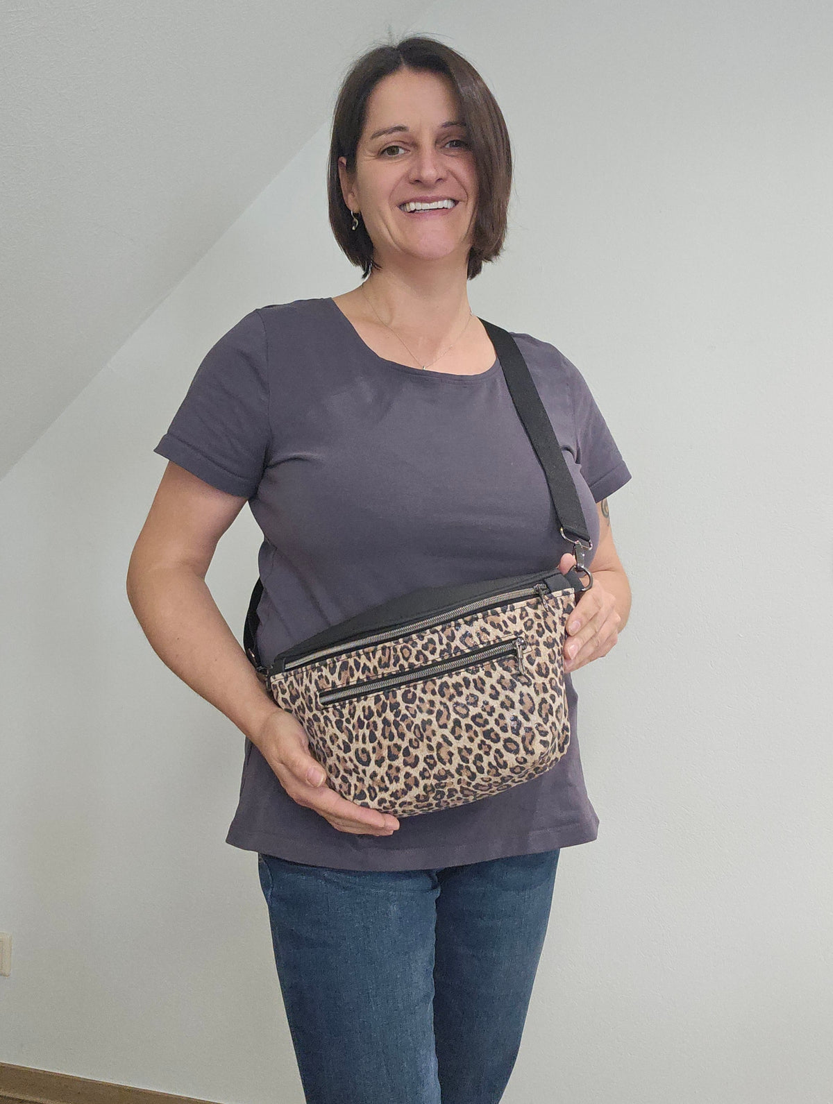 Crossbody Bag Big Clivia Leo & Schwarz