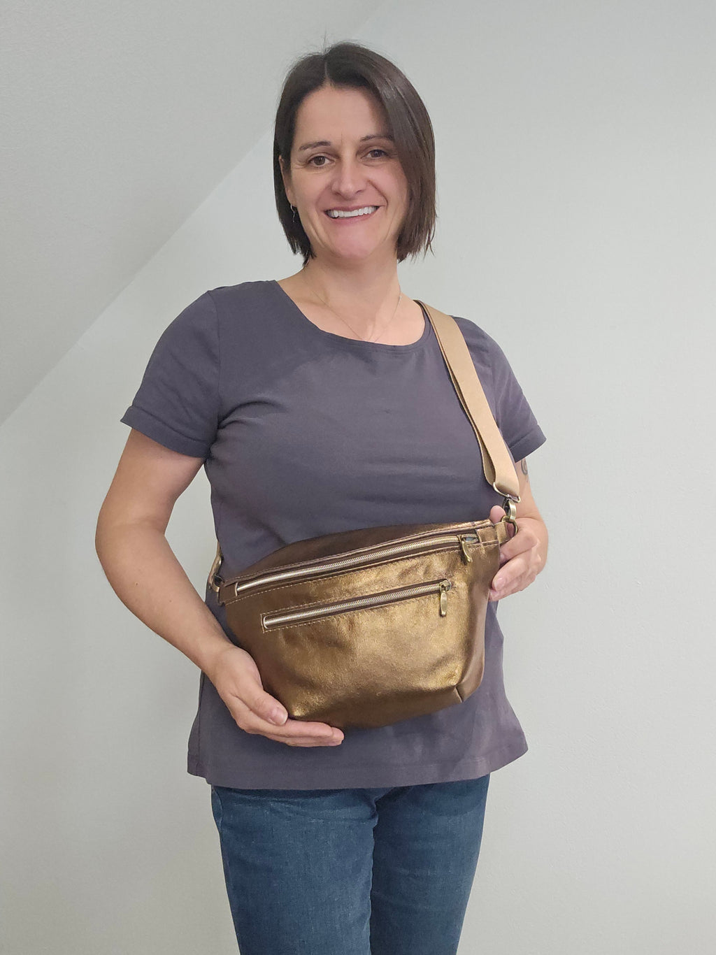 Crossbody Bag Big Clivia in Bronze