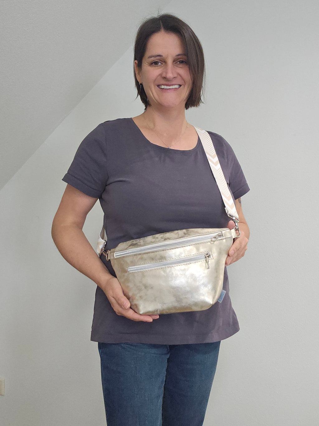 Crossbody Bag Big Clivia in Champagner