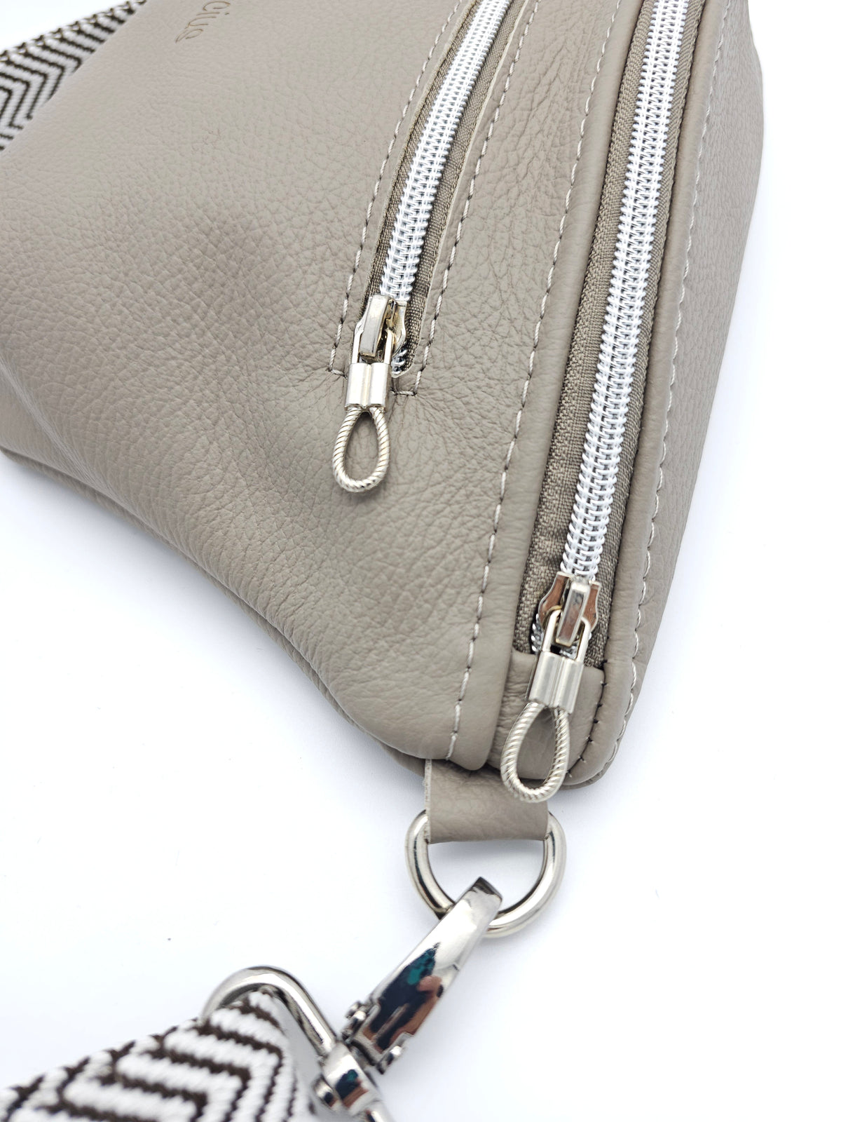 Crossbody Bag Big Clivia in Cappuccino
