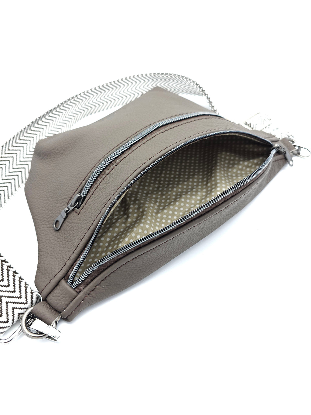 Crossbody Bag Big Clivia in Nougatbraun