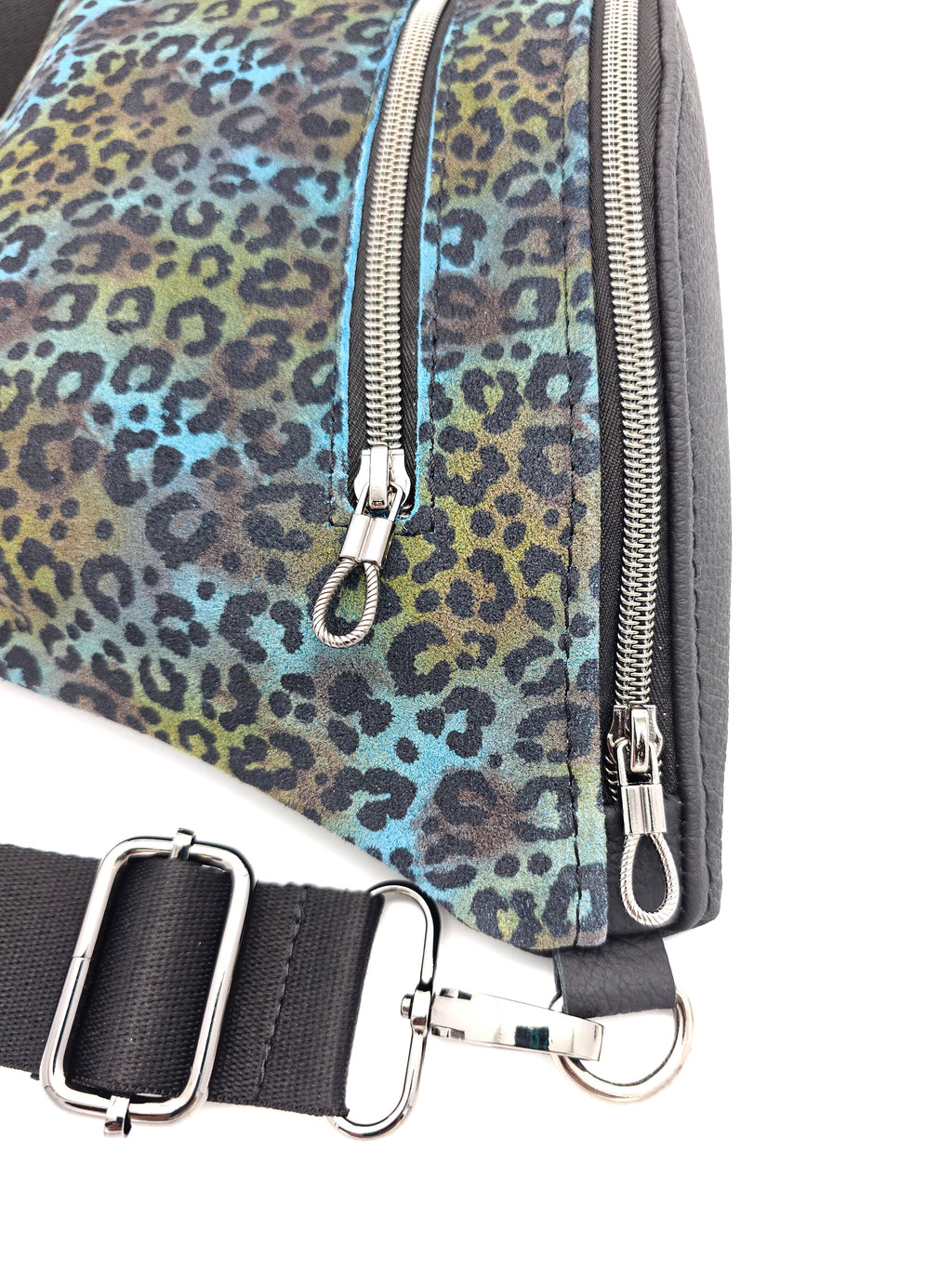 Crossbody Bag Big Clivia Veloursleder Leo Multicolor & Schwarz