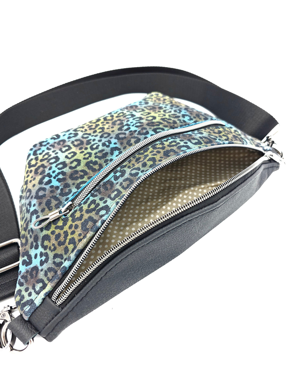 Crossbody Bag Big Clivia Veloursleder Leo Multicolor & Schwarz
