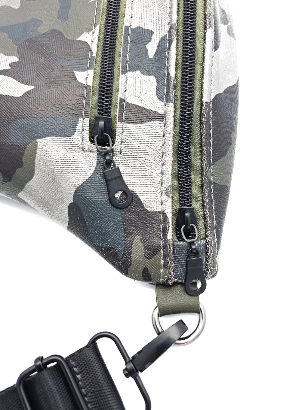 Crossbody Bag Big Clivia in Camouflage