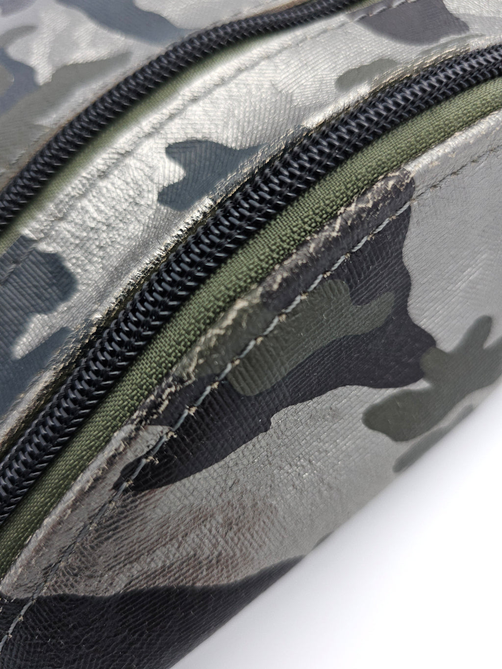 Crossbody Bag Big Clivia in Camouflage