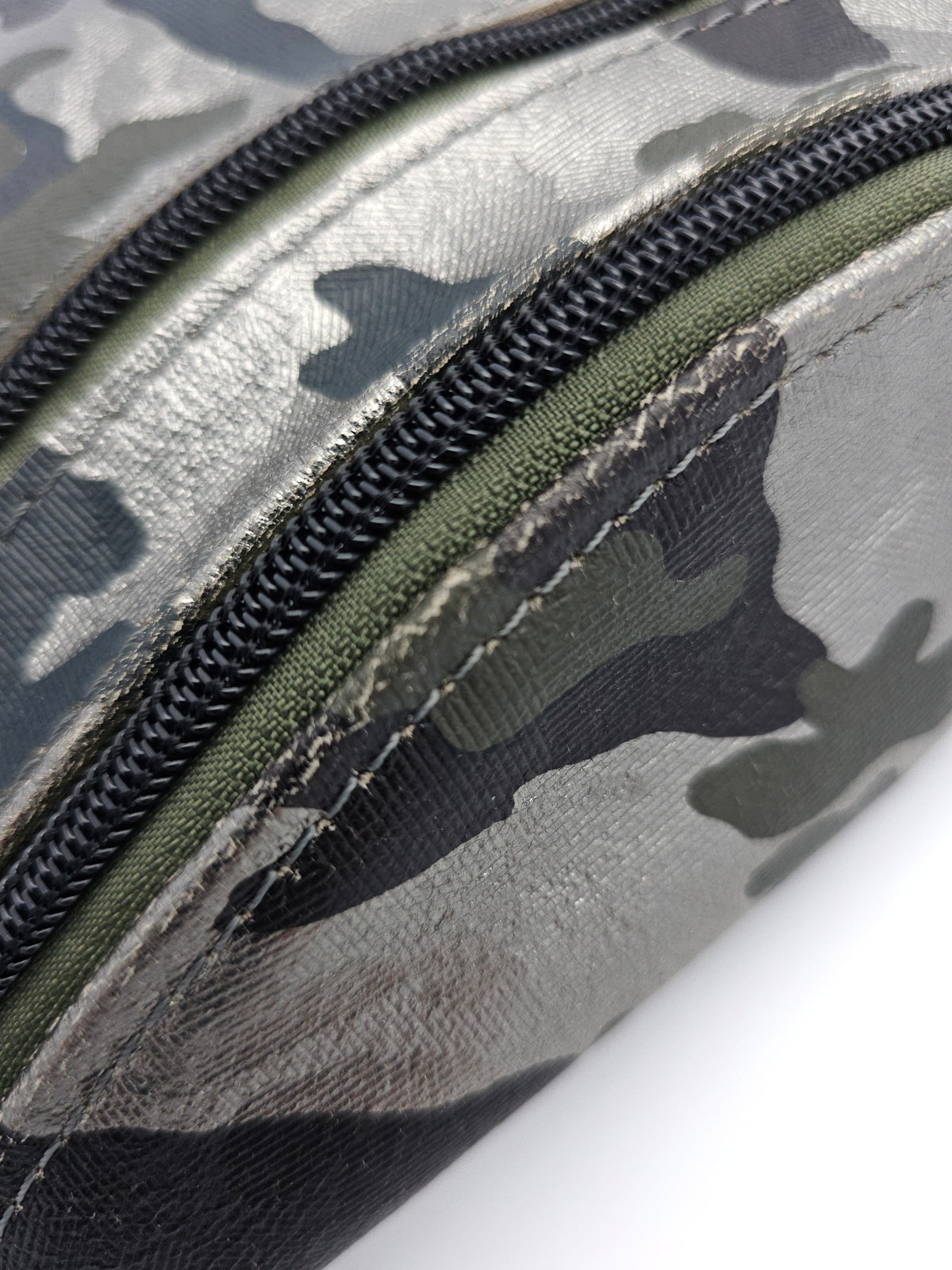 Crossbody Bag Big Clivia in Camouflage