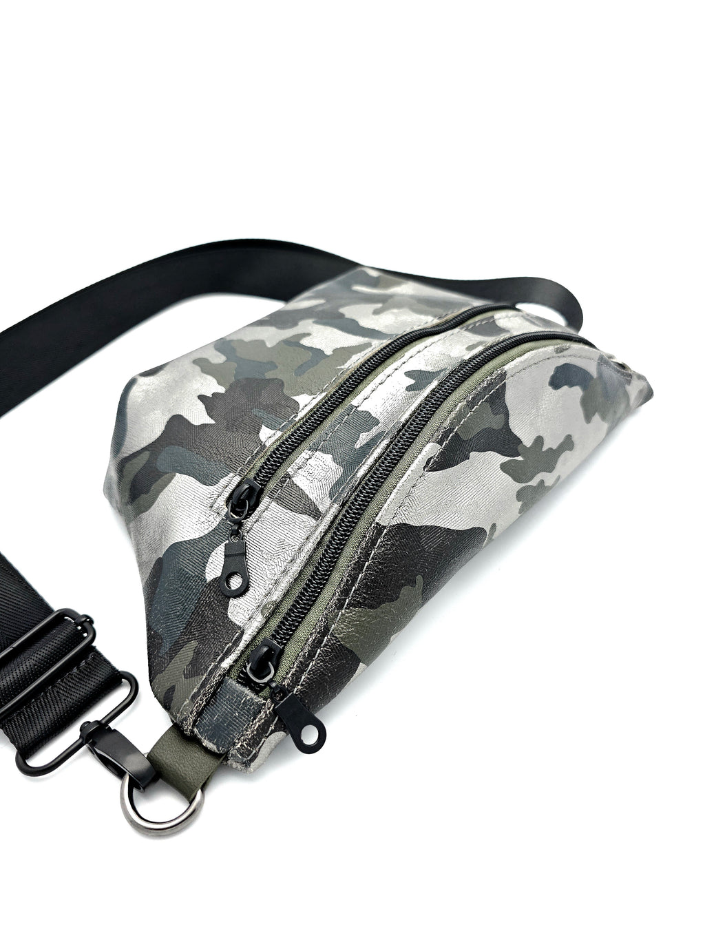 Crossbody Bag Big Clivia in Camouflage