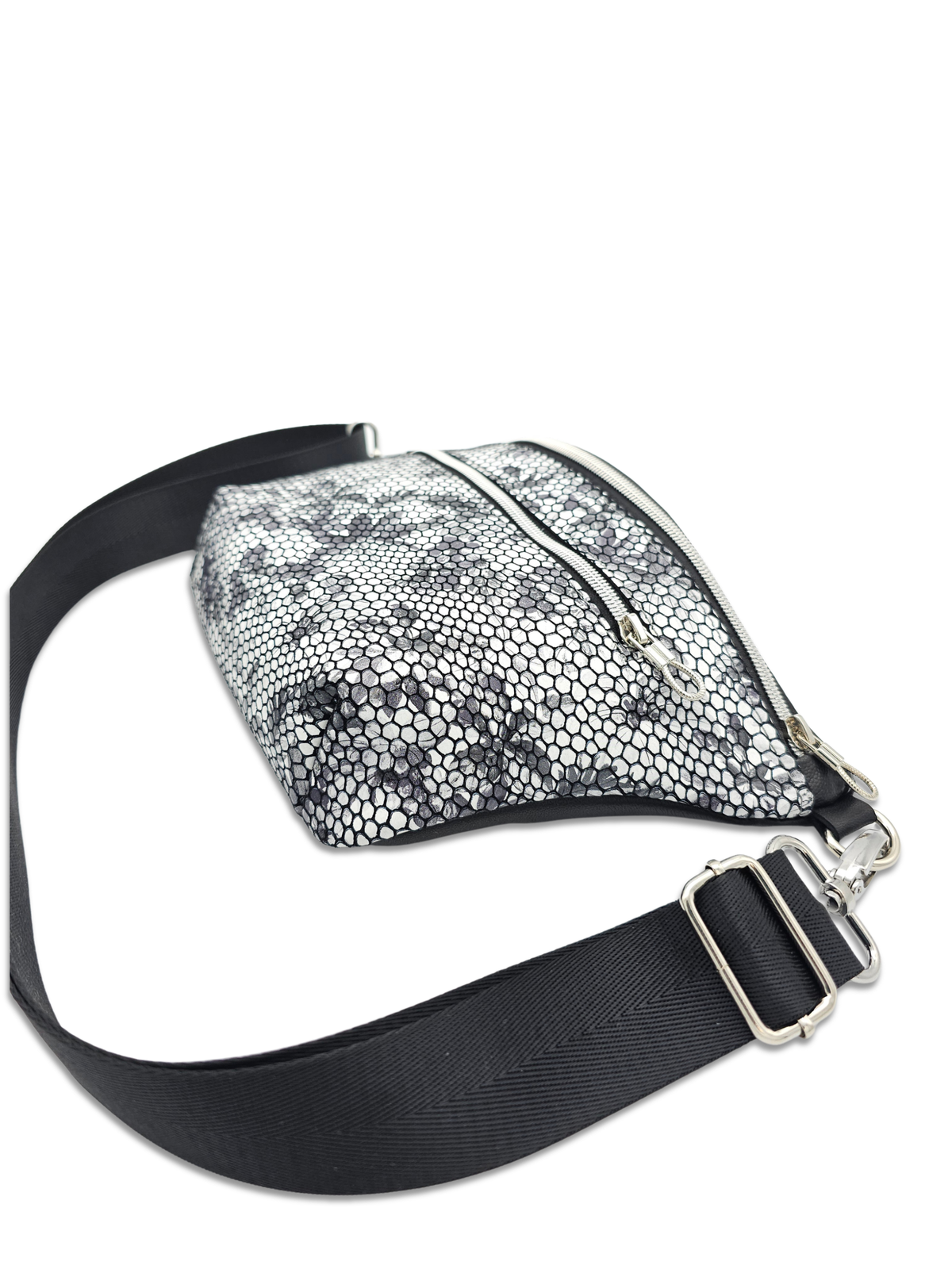 Crossbody Bag Big Clivia in Strukturleder Schwarz-Weiß mit Blüten