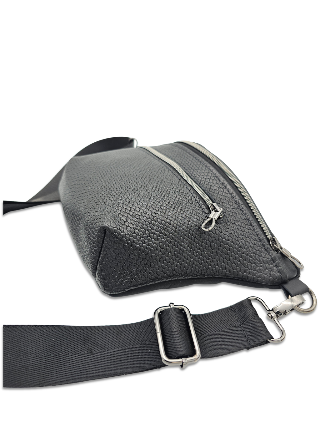 Crossbody Bag Big Clivia in Strukturleder mit Reptilprägung Schwarz