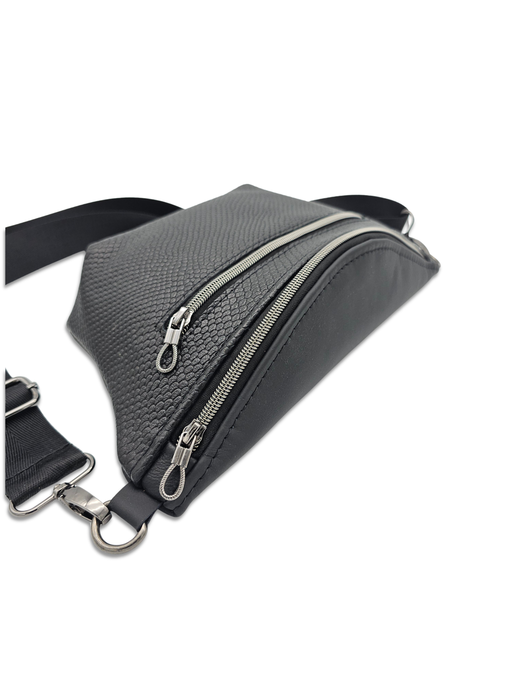 Crossbody Bag Big Clivia in Strukturleder mit Reptilprägung Schwarz