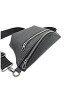 Crossbody Bag Big Clivia in Strukturleder mit Reptilprägung Schwarz