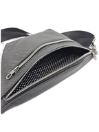 Crossbody Bag Big Clivia in Strukturleder mit Reptilprägung Schwarz