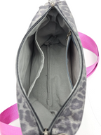 Lederhandtasche Anke im Leo-Look in Silber & Pink
