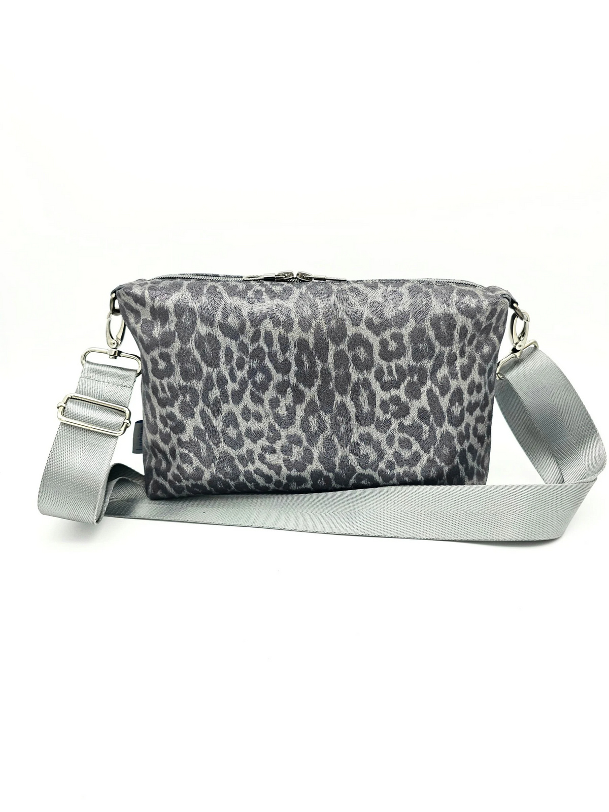 Lederhandtasche Anke im Leo-Look in Silber