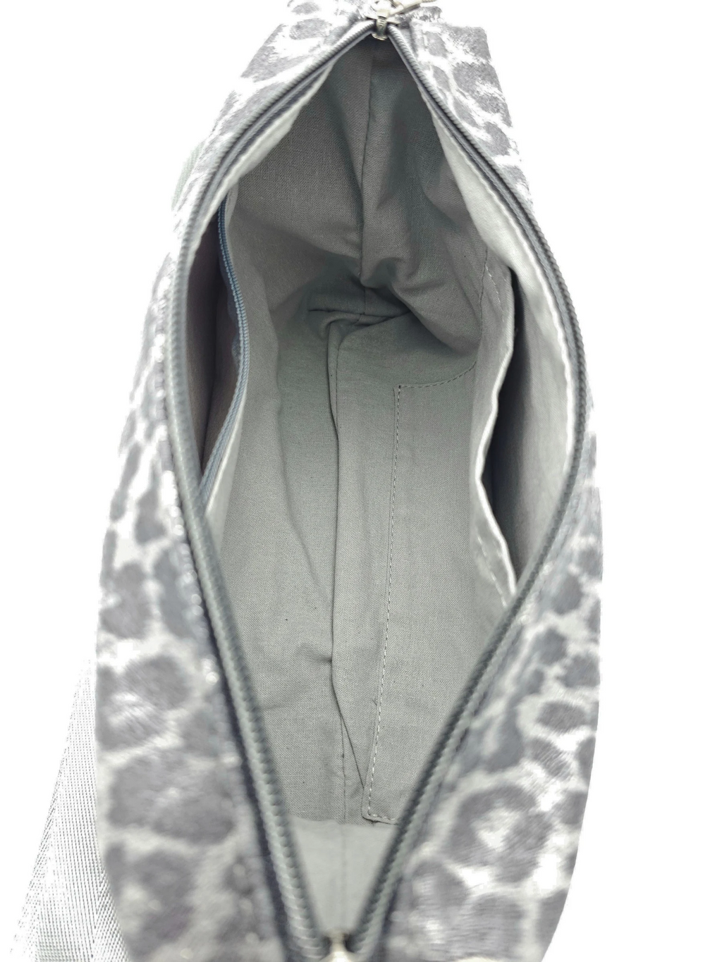 Lederhandtasche Anke im Leo-Look in Silber