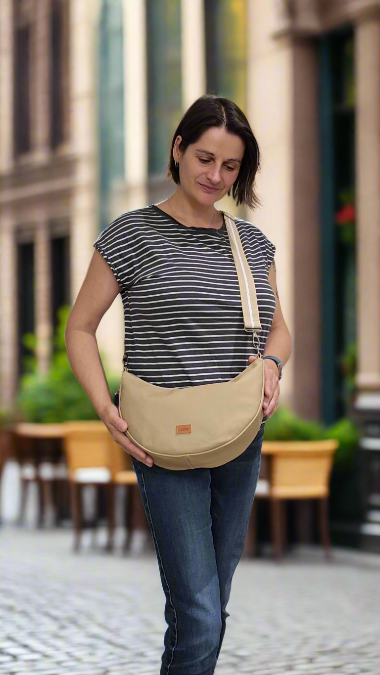 Moonbag Moni in Beige