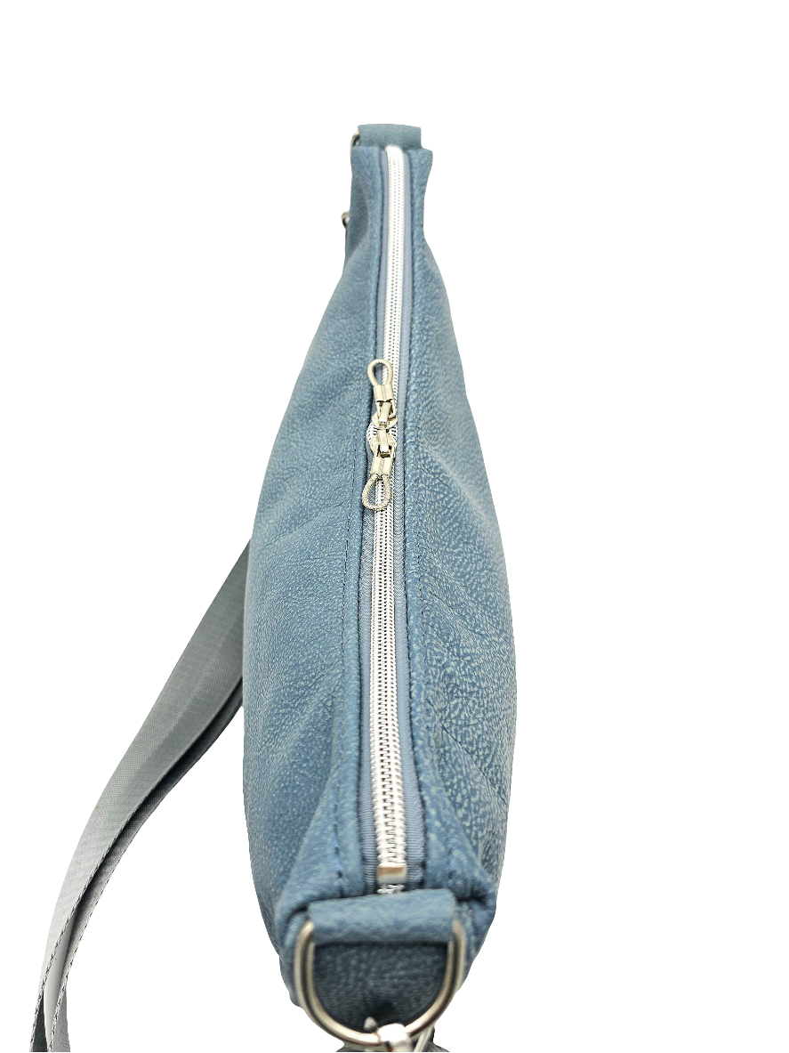 Moonbag Moni in Hellblau von oben 