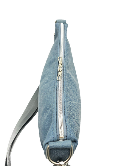 Moonbag Moni in Hellblau von oben 
