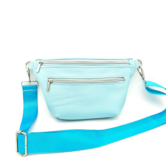 Crossbodybag Clivia, Eisblau von vorne