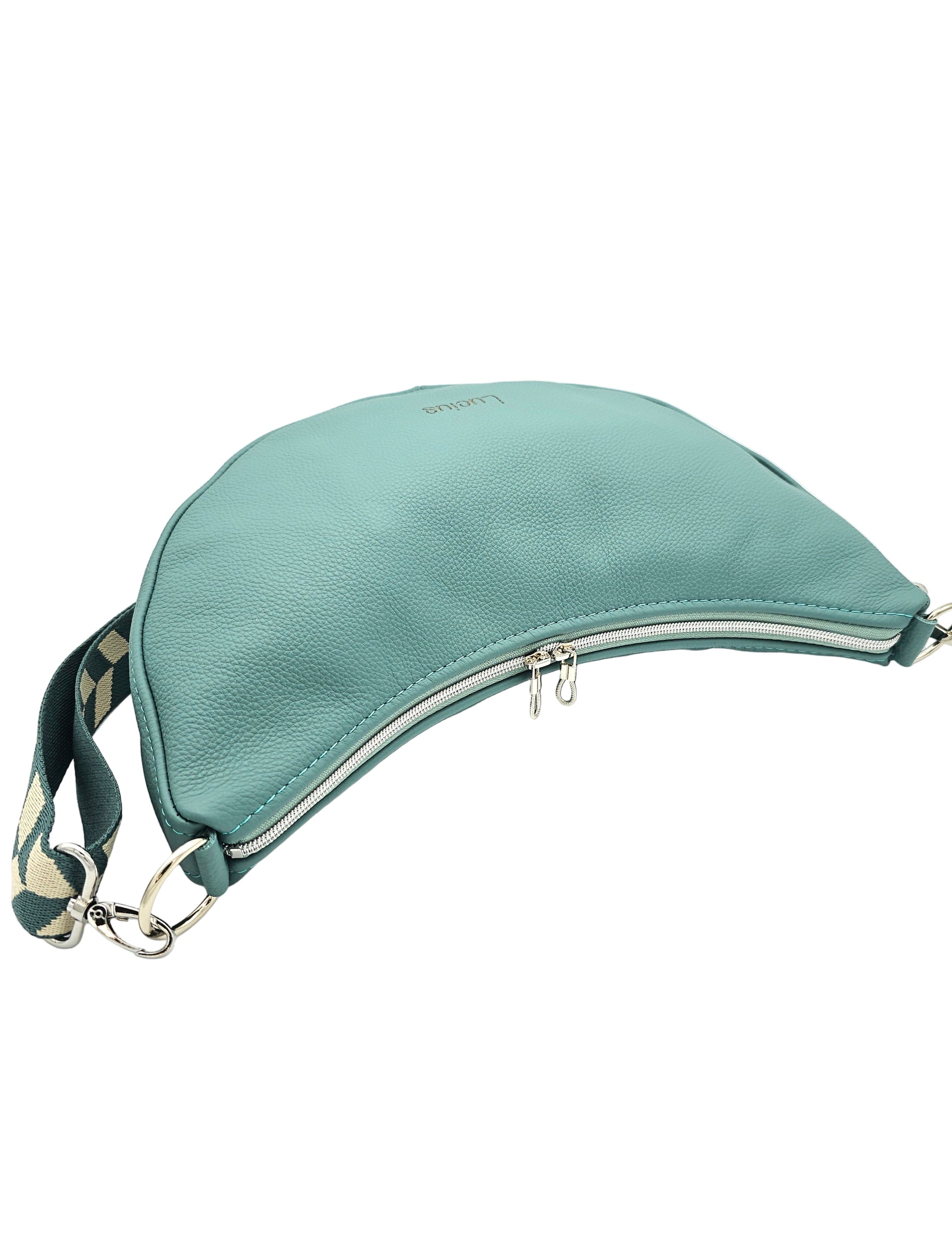 Moonbag Mona in Minttürkis,  liegend von vorne 