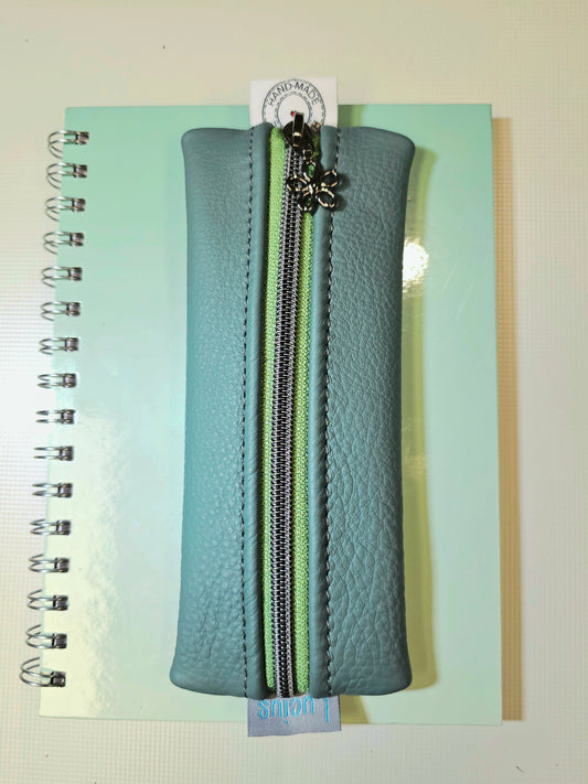 Stiftemäppchen aus Leder in Türkis
