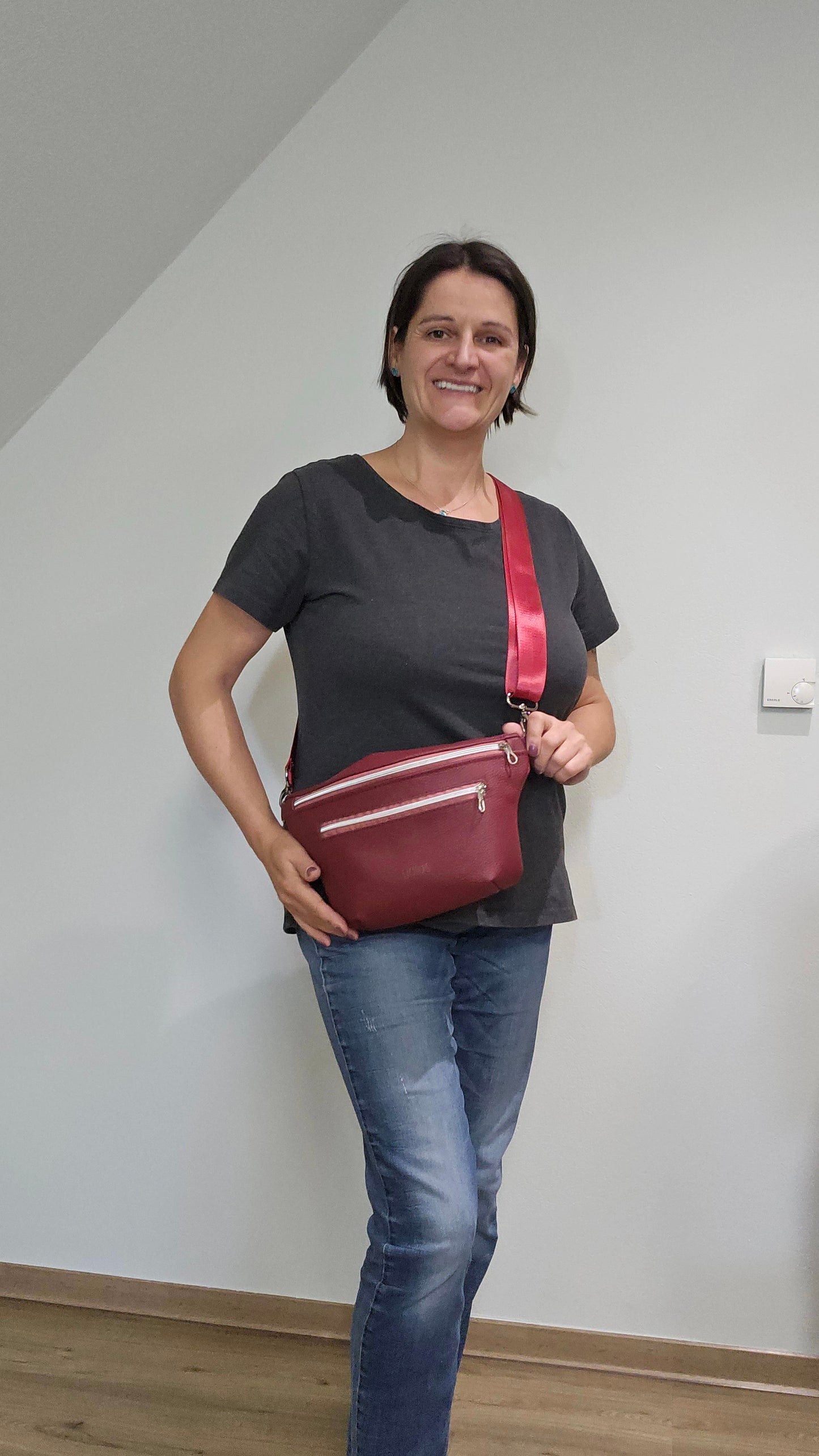 Crossbody Bag Big Clivia in Weinrot