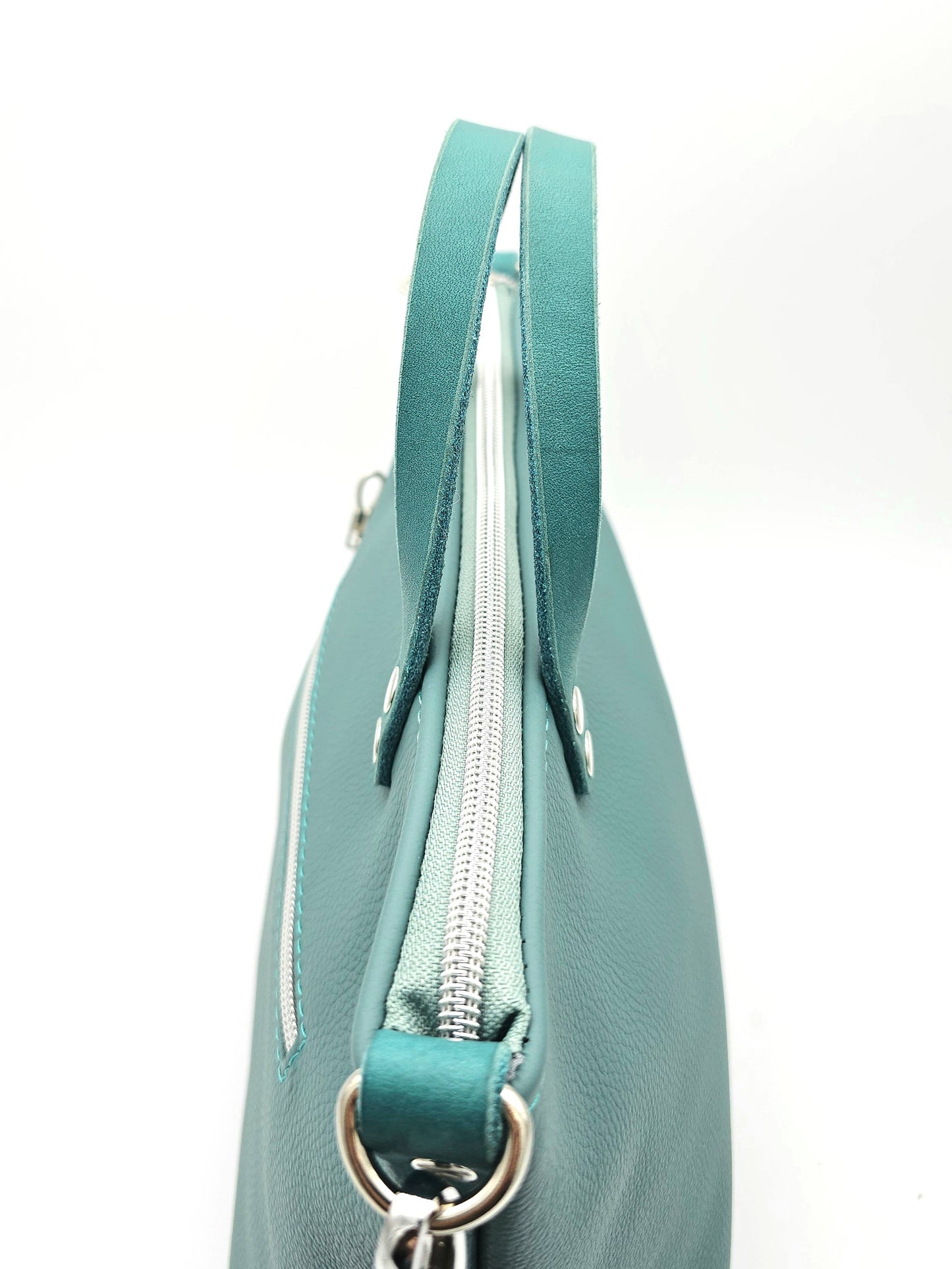 Totebag Katja in Minttürkis/ Petrol,  Detail Reißverschluss 